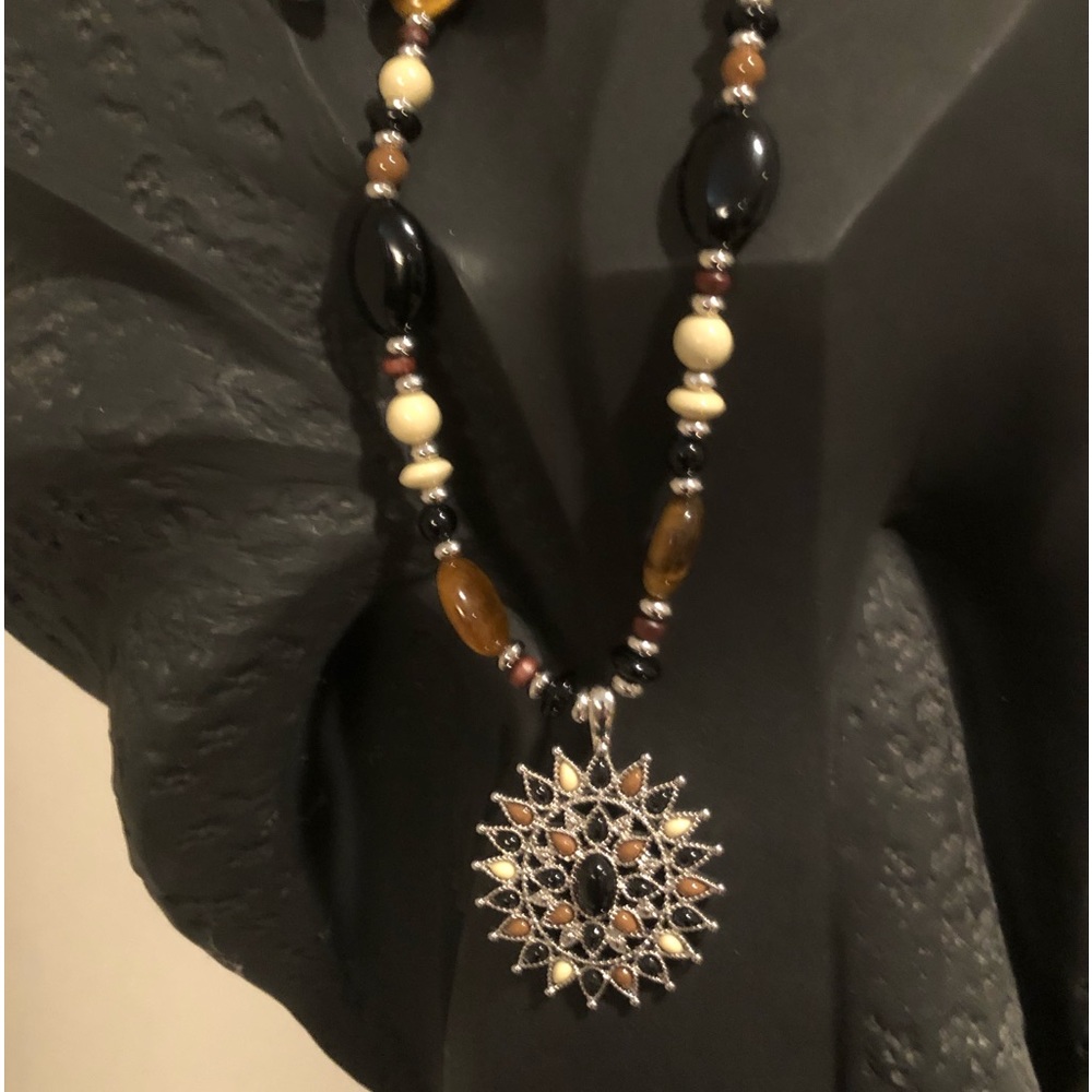 Statement necklace
